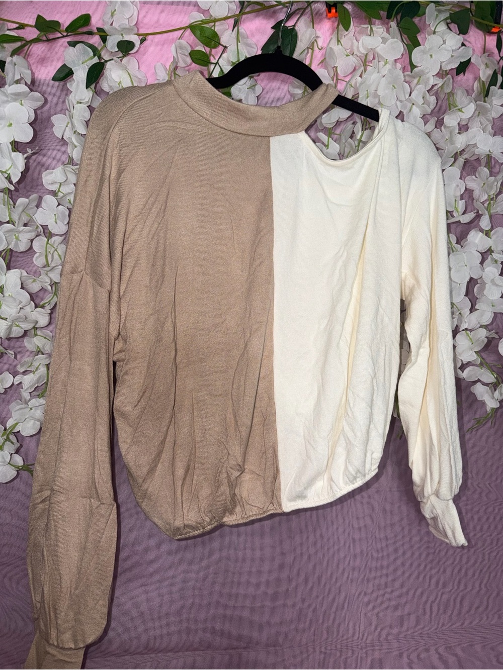 Women’s Two-Tone Beige & Cream Long-Sleeve Top